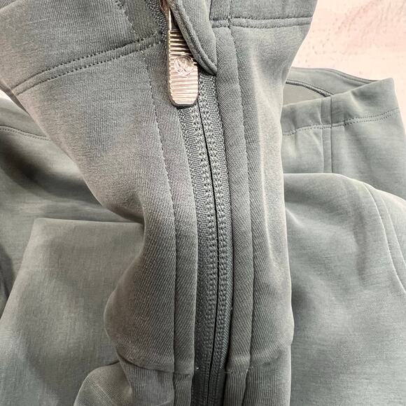 Lululemon Softstreme Cinch-Waist Jacket 8 Women - Picture 9 of 11